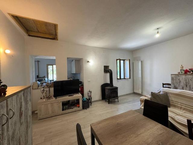 Villa Indipendente in vendita a Magliolo, Liguria
