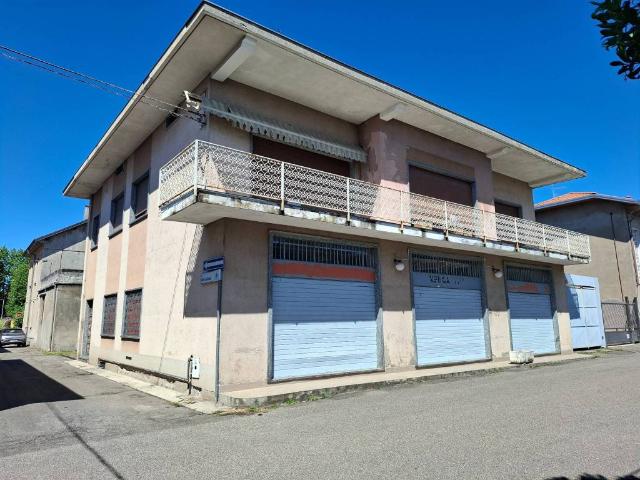 Villa Indipendente in vendita a Magnago, Lombardia