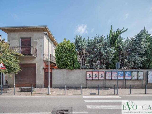 Villa Indipendente in vendita a Bienate, Magnago