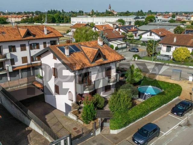 Villa Indipendente in vendita a Magnago, Lombardia