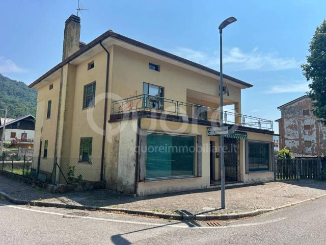 Villa Indipendente in vendita a Magnano In Riviera, Friuli-Venezia Giulia