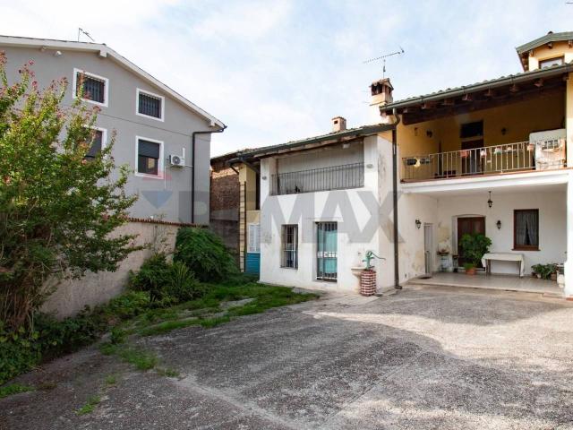 Villa Indipendente in vendita a Mairano, Lombardia