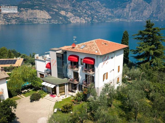 Villa Indipendente in vendita a Malcesine, Veneto