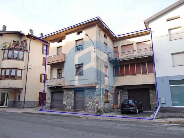 Villa Indipendente in vendita a Comunità montana della valle Camonica, Malegno