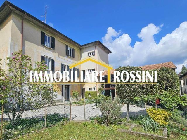 Villa Indipendente in vendita a Malnate, Lombardia