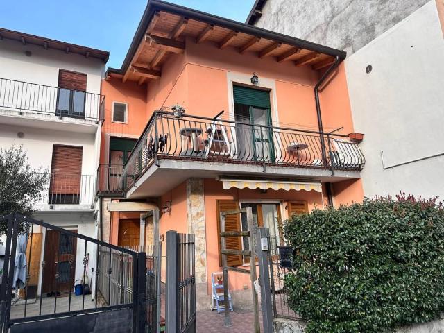 Villa Indipendente in vendita a Gurone, Malnate