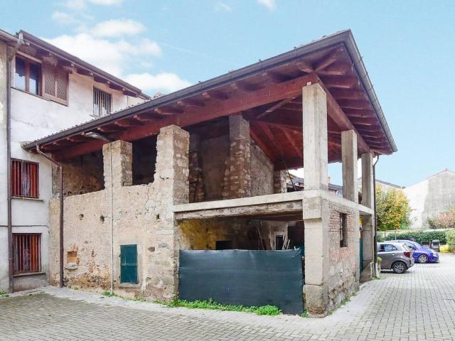Villa Indipendente in vendita a Gurone, Malnate