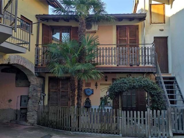 Villa Indipendente in vendita a Gurone, Malnate