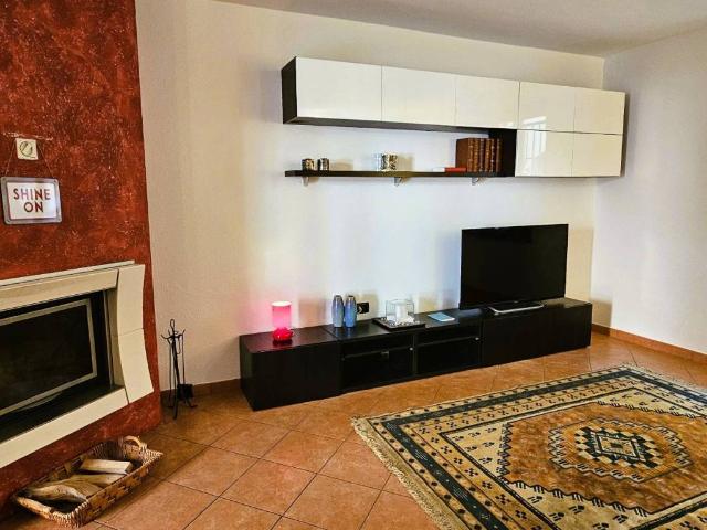 Villa Indipendente in vendita a Malnate, Lombardia