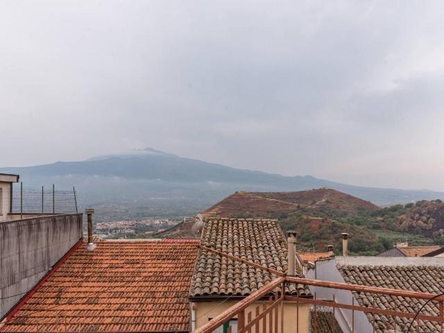 Villa Indipendente in vendita a Malvagna, Sicilia