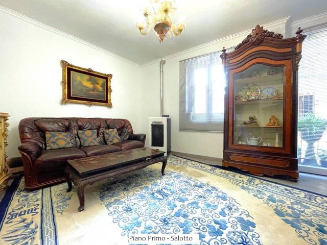 Villa Indipendente in vendita a Mandello Del Lario, Lombardia