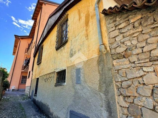 Villa Indipendente in vendita a Somana, Mandello Del Lario