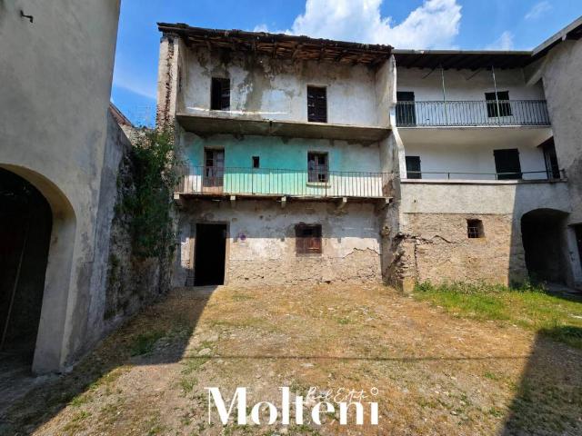 Villa Indipendente in vendita a Mandello Del Lario, Lombardia