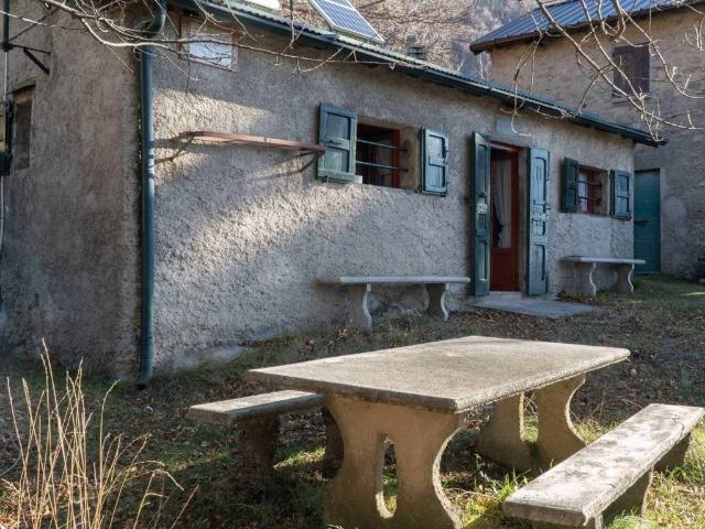 Villa Indipendente in vendita a Mandello Del Lario, Lombardia