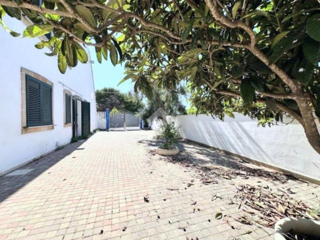 Villa Indipendente in vendita a Quota 11, Puglia