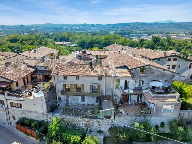 Villa Indipendente in vendita a Balbiana, Manerba Del Garda