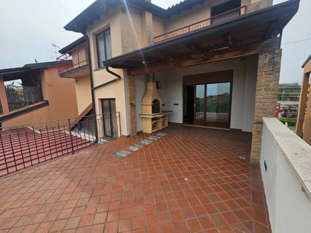Villa Indipendente in vendita a Montinelle, Manerba Del Garda