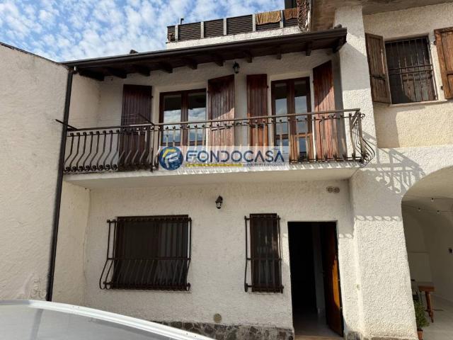 Villa Indipendente in vendita a Borgo Felice, Manerba del Garda