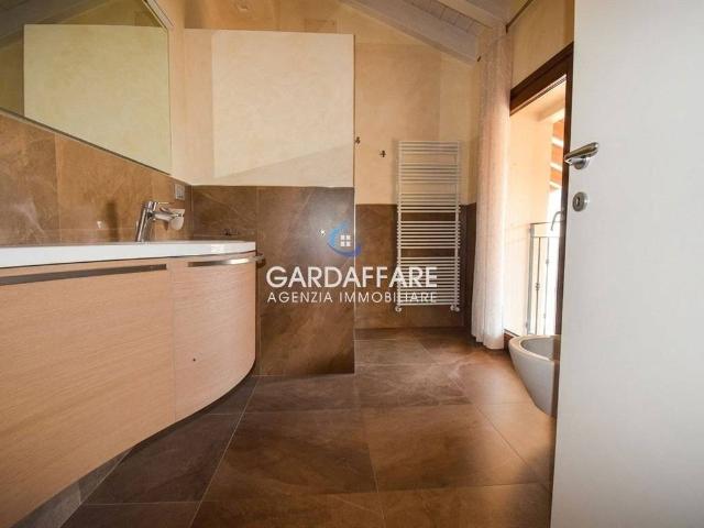 Villa Indipendente in vendita a Balbiana, Manerba Del Garda