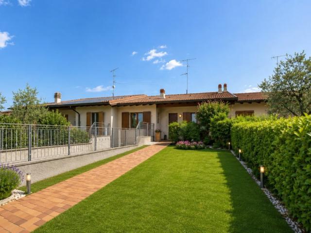 Villa Indipendente in vendita a Manerba Del Garda, Lombardia
