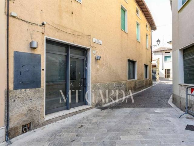 Villa Indipendente in vendita a Balbiana, Manerba Del Garda