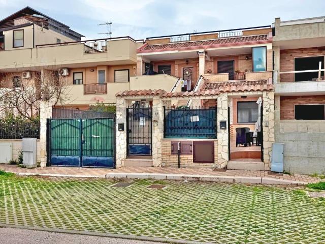 Villa Indipendente in vendita a Siponto, Puglia