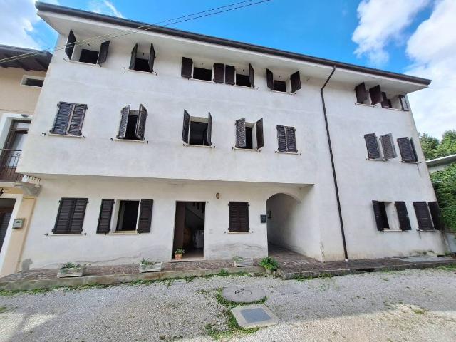 Villa Indipendente in vendita a Maniago, Friuli-Venezia Giulia