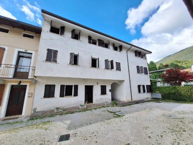 Villa Indipendente in vendita a Maniago, Friuli-Venezia Giulia