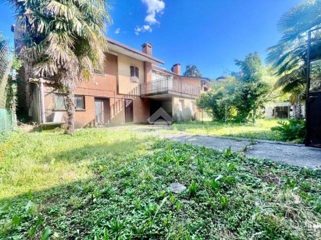 Villa Indipendente in vendita a Maniago, Friuli-Venezia Giulia