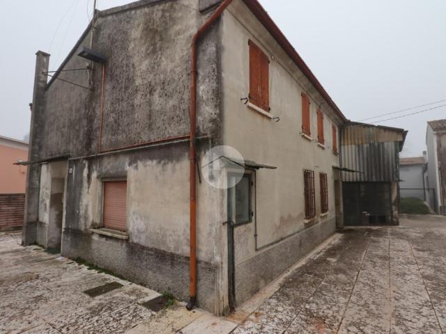 Villa Indipendente in vendita a San Giorgio Di Mantova, Lombardia