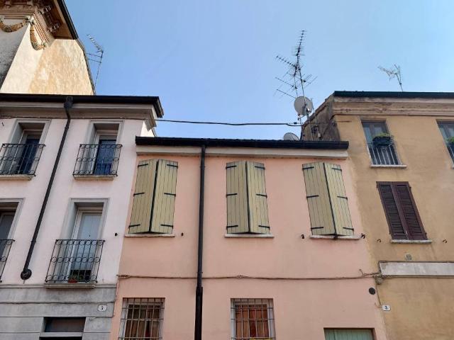Villa Indipendente in vendita a Fiera-Catena, San Giorgio Di Mantova