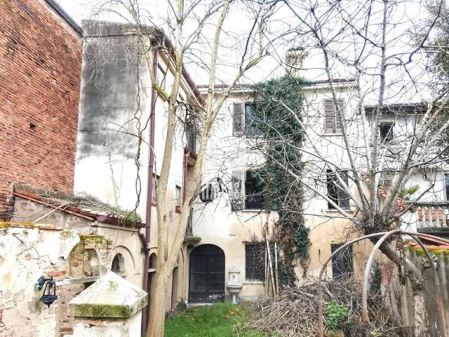 Villa Indipendente in vendita a Fiera-Catena, San Giorgio Di Mantova