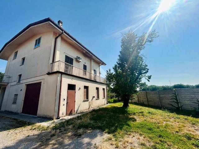 Villa Indipendente in vendita a Dosso del Corso, San Giorgio Di Mantova