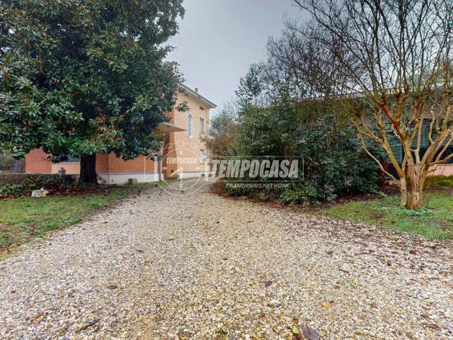 Villa Indipendente in vendita a Belfiore, San Giorgio Di Mantova