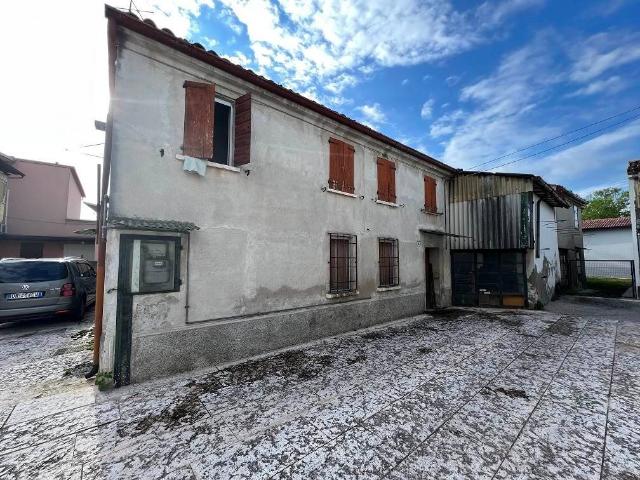 Villa Indipendente in vendita a San Giorgio Di Mantova, Lombardia