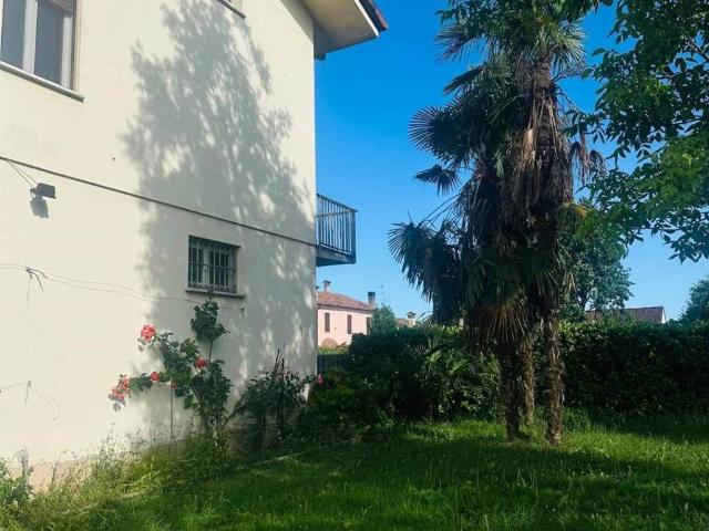 Villa Indipendente in vendita a Dosso del Corso, San Giorgio Di Mantova