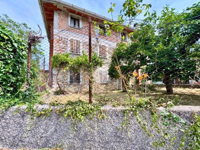Villa Indipendente in vendita a Manzano, Friuli-Venezia Giulia