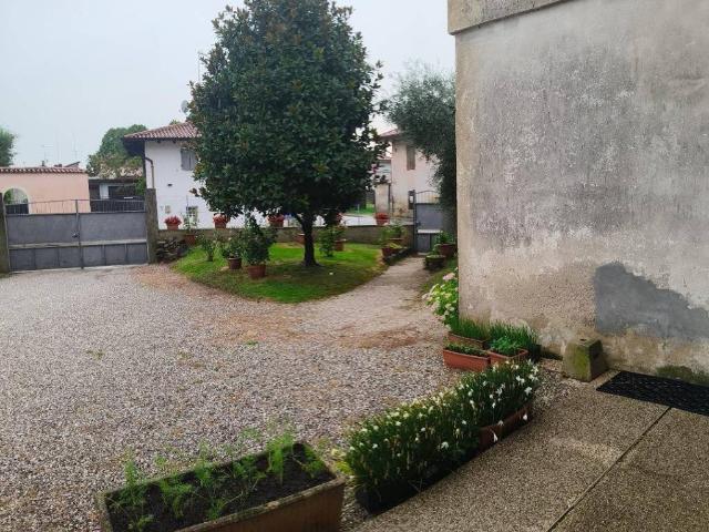 Villa Indipendente in vendita a Manzano, Friuli-Venezia Giulia