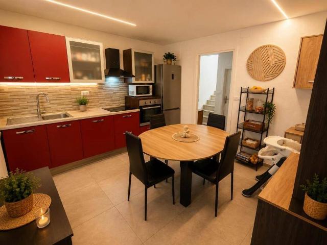 Villa Indipendente in vendita a Manzano, Friuli-Venezia Giulia