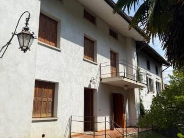 Villa Indipendente in vendita a Manzano, Friuli-Venezia Giulia
