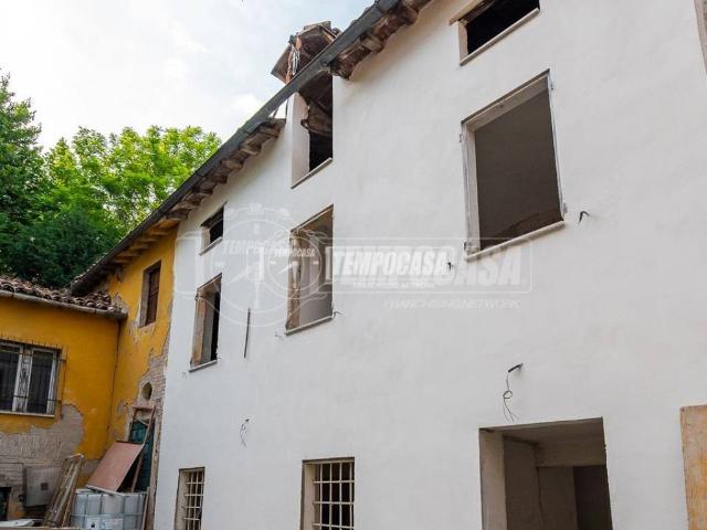 Villa Indipendente in vendita a Unione dei comuni del Distretto Ceramico, Maranello