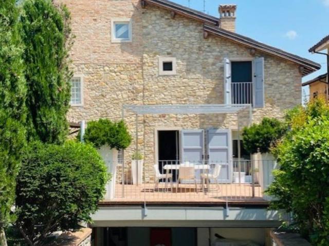 Villa Indipendente in vendita a Unione dei comuni del Distretto Ceramico, Maranello