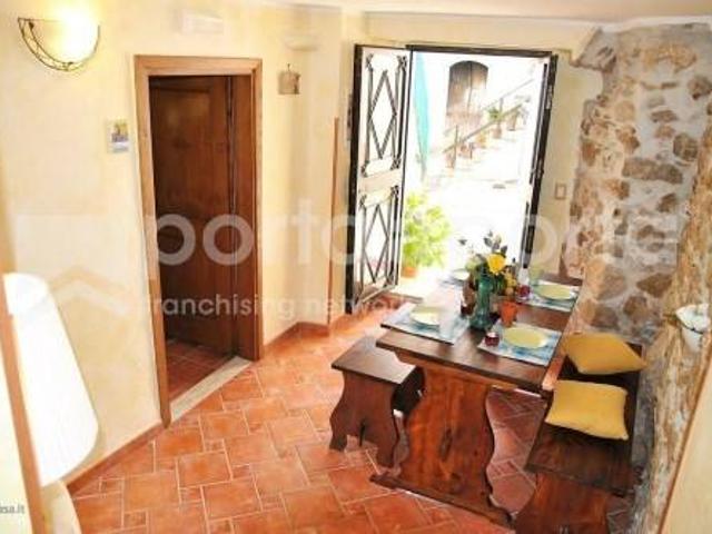 Villa Indipendente in vendita a Formia, Lazio