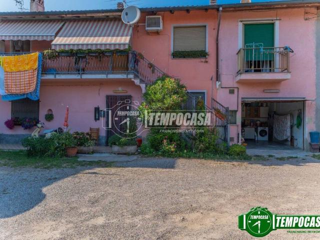Villa Indipendente in vendita a Barco, Marcallo Con Casone