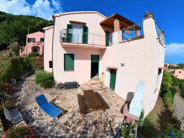 Villa Indipendente in vendita a Marciana, Toscana
