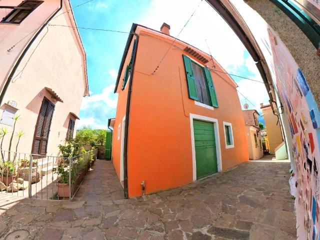 Villa Indipendente in vendita a Marciana Marina, Toscana