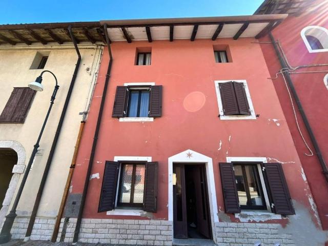 Villa Indipendente in vendita a Mariano Del Friuli, Friuli-Venezia Giulia