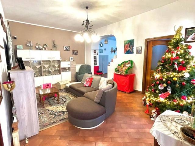 Villa Indipendente in vendita a Marigliano, Campania