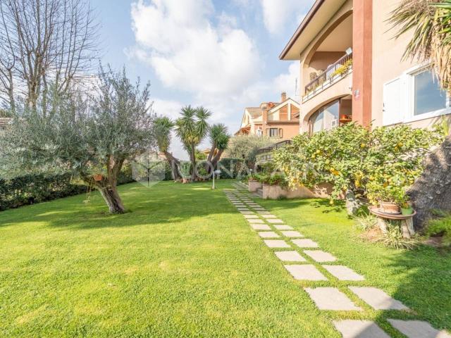 Villa Indipendente in vendita a Roma Capitale, Lazio