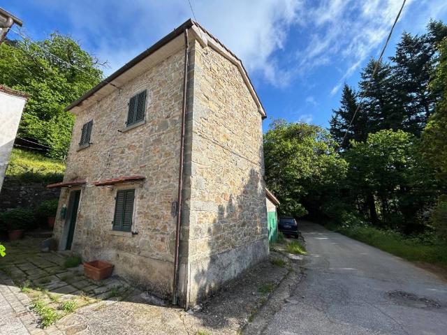 Villa Indipendente in vendita a Momigno, Marliana